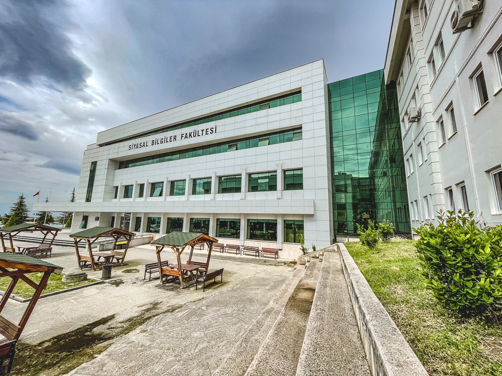 Sakarya Üniversitesi Siyasal Bilimler Fakültesi